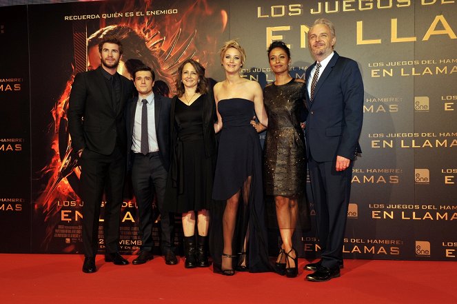 Hunger Games - L'embrasement - Événements - Liam Hemsworth, Josh Hutcherson, Jennifer Lawrence, Meta Golding, Francis Lawrence