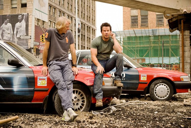 Transformers: Age of Extinction - Van de set - Michael Bay, Mark Wahlberg