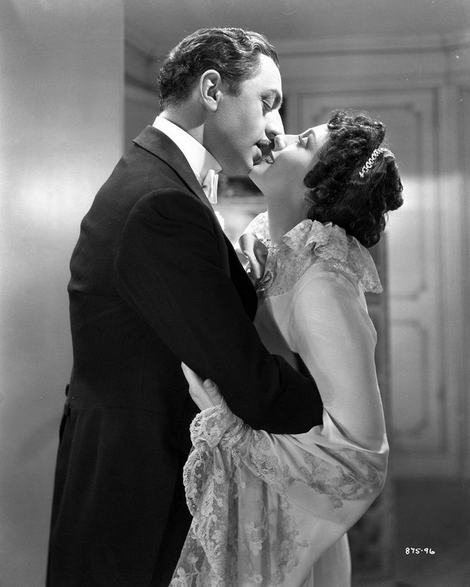 Ziegfeld, naisten kuningas - Kuvat elokuvasta - William Powell, Luise Rainer