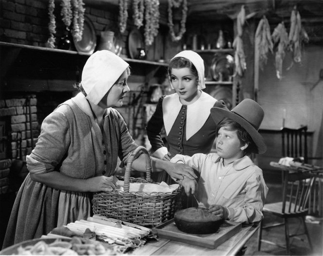 Maid of Salem - Filmfotos - Louise Dresser, Claudette Colbert, Benny Bartlett