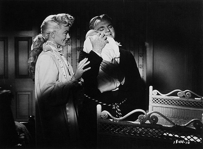 Tuhatkasvoinen mies - Kuvat elokuvasta - Dorothy Malone, James Cagney