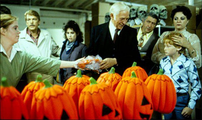 Halloween III - Z filmu - Tom Atkins, Stacey Nelkin, Dan O'Herlihy, Jadeen Barbor, Ralph Strait
