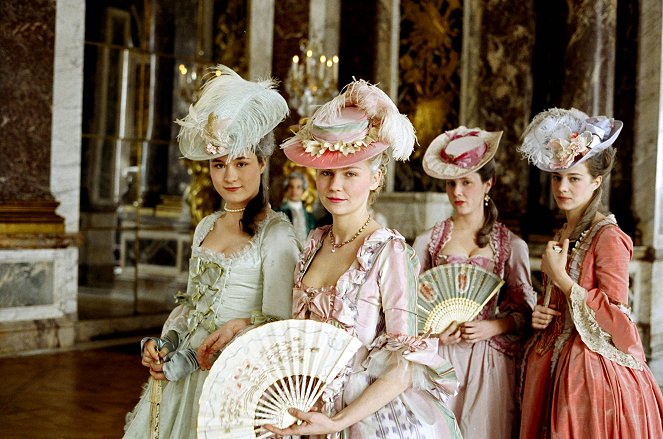 Marie-Antoinette - Film - Mary Nighy, Kirsten Dunst