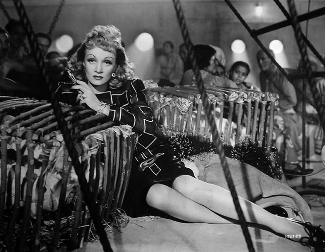 De isla en isla (Siete pecadores) - De la película - Marlene Dietrich