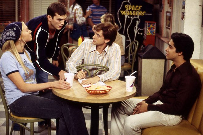 That '70s Show - Photos - Laura Prepon, Ashton Kutcher, Topher Grace, Wilmer Valderrama