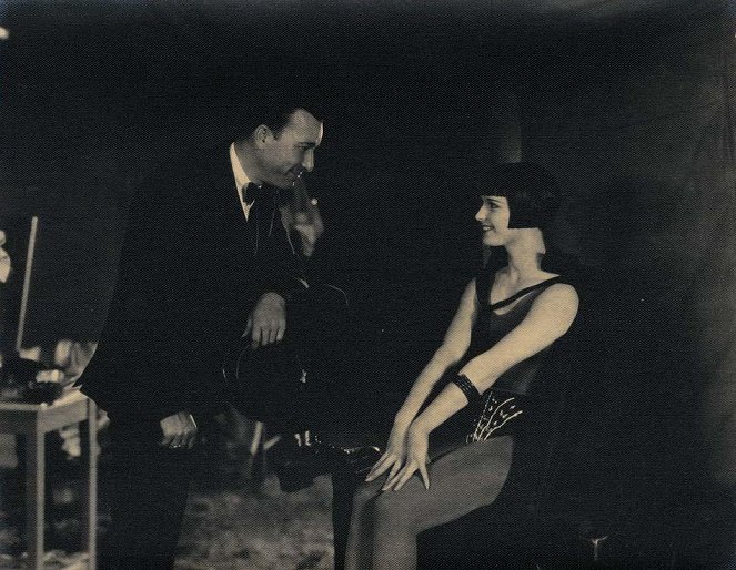 A Girl in Every Port - Van film - Robert Armstrong, Louise Brooks