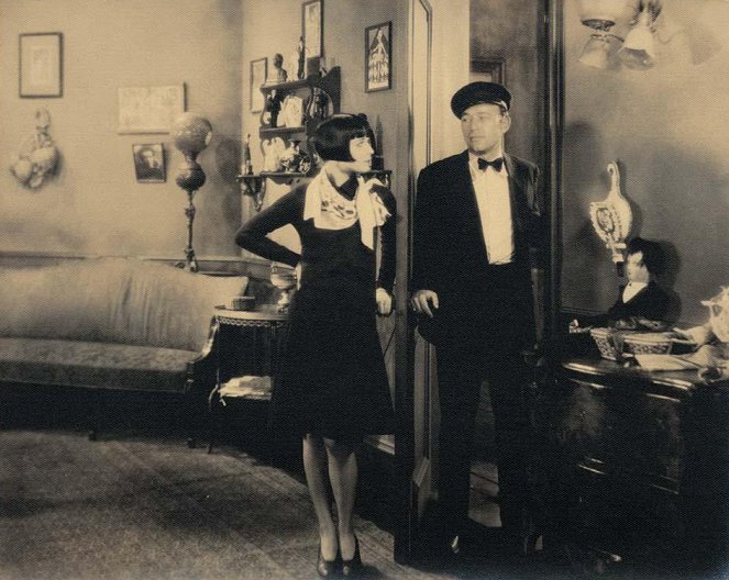 A Girl in Every Port - Photos - Louise Brooks, Robert Armstrong
