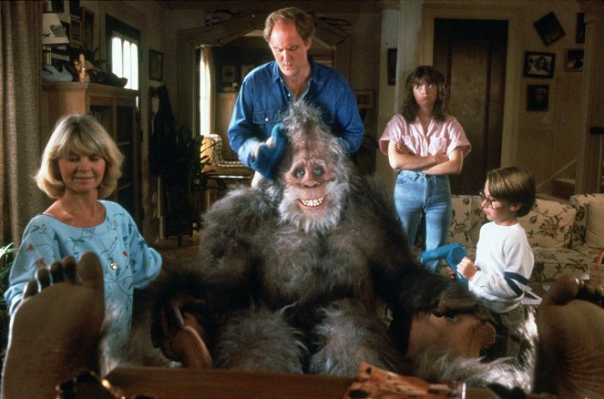 Bigfoot y los Hendersons - De la película - Melinda Dillon, John Lithgow, Margaret Langrick, Joshua Rudoy