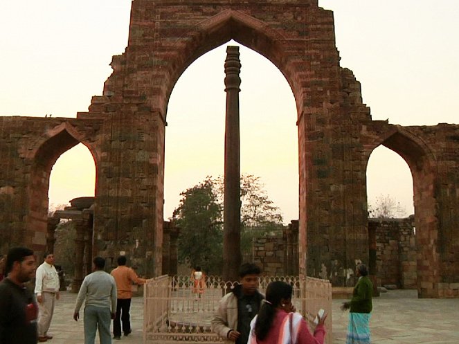 Mystery of the Delhi Iron Pillar - Photos