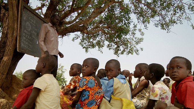 Pomoc Afrike: Pyco v Ugande - Van film
