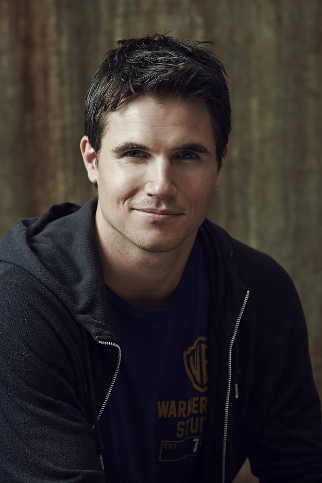 The Tomorrow People - Promo - Robbie Amell