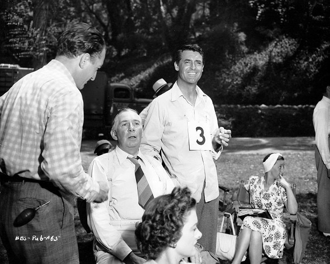 The Bachelor and the Bobby-Soxer - Tournage - Ray Collins, Myrna Loy, Cary Grant