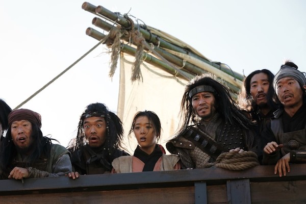 Piráti - Z filmu - Hae-jin Yoo, Sulli, Jeong-geun Shin