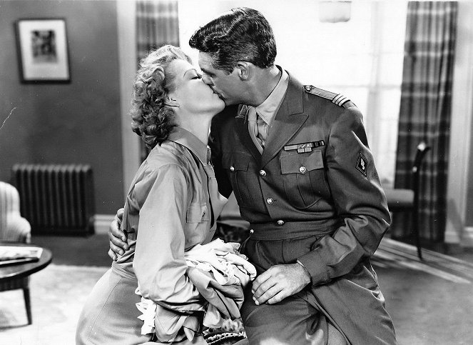 Olin mies-sotamorsian - Kuvat elokuvasta - Ann Sheridan, Cary Grant