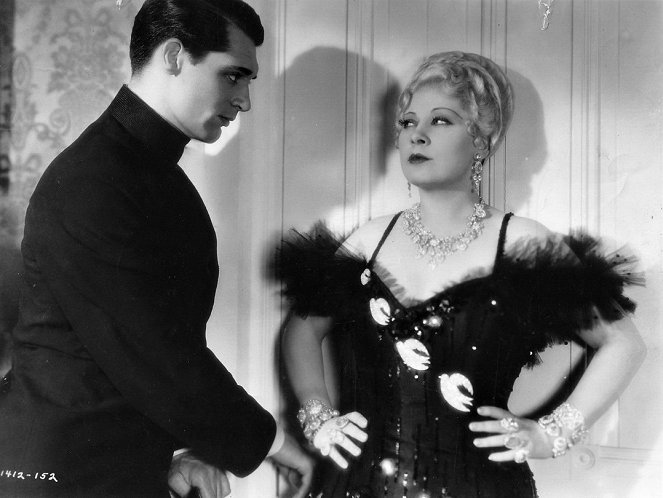 Křivdila mu - Z filmu - Cary Grant, Mae West