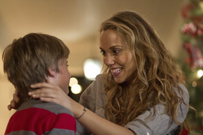 Lucky Christmas - Ein Hauptgewinn zu Weihnachten - Filmfotos - Elizabeth Berkley