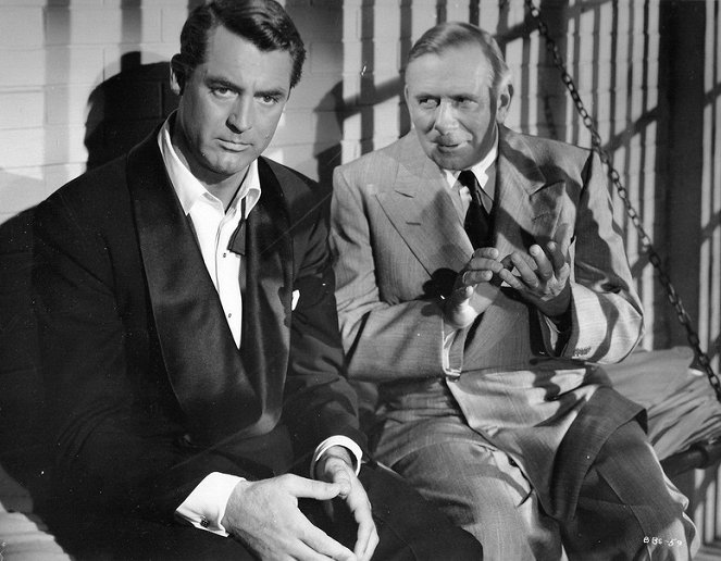 The Bachelor and the Bobby-Soxer - De la película - Cary Grant, Ray Collins