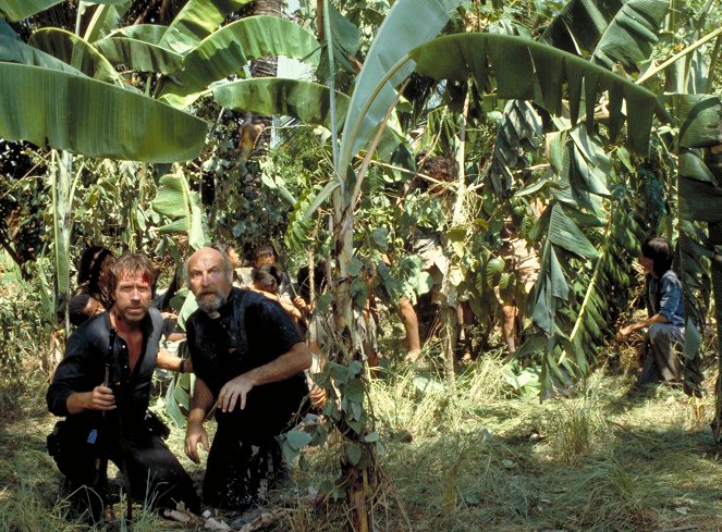 Braddock: Missing in Action III - Photos - Chuck Norris, Yehuda Efroni