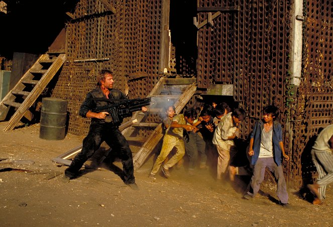 Ütközetben eltűnt 3 - Filmfotók - Chuck Norris