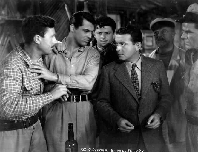 SOS - Feuer an Bord - Filmfotos - Cary Grant, Richard Barthelmess