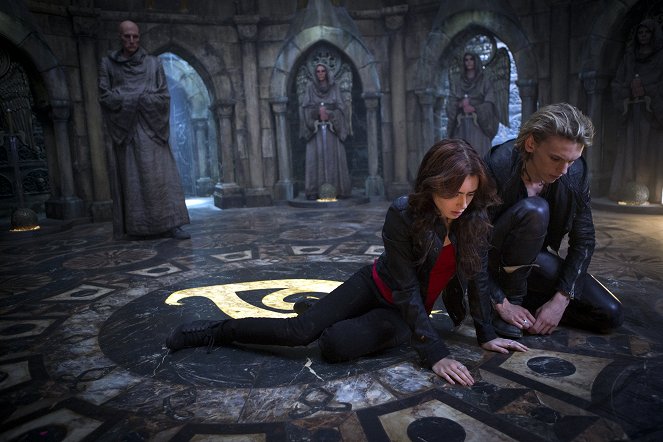 The Mortal Instruments: City of Bones - Photos - Lily Collins, Jamie Campbell Bower