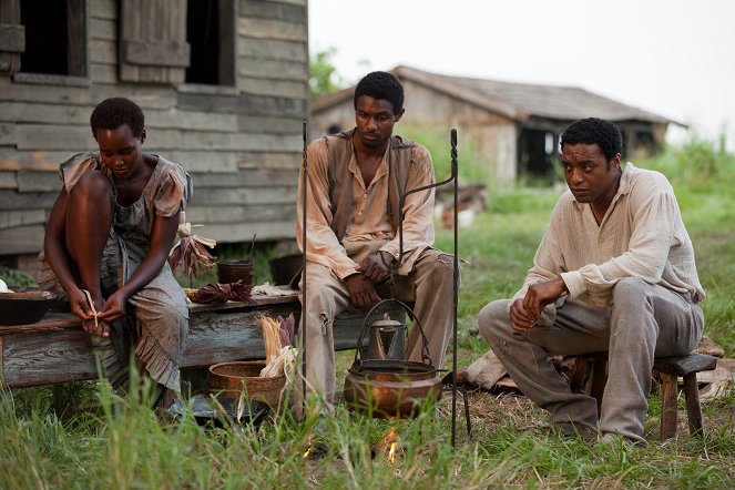 Zniewolony. 12 Years a Slave - Z filmu - Lupita Nyong'o, Chiwetel Ejiofor