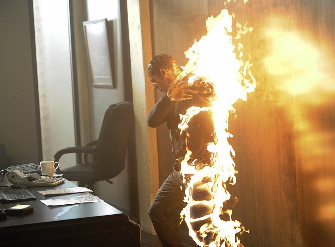 American Horror Story - Wer mit dem Feuer spielt - Filmfotos - Denis O'Hare