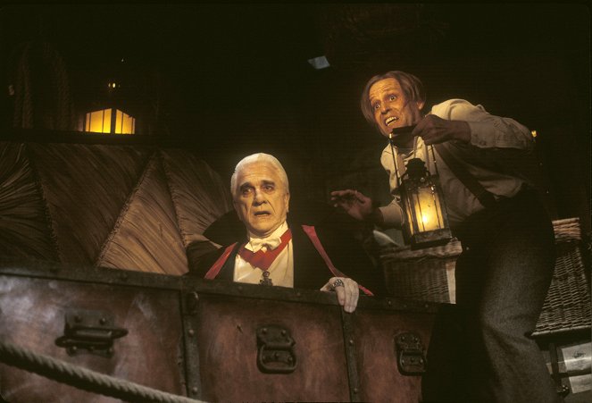 Drákuloviny - Z filmu - Leslie Nielsen, Peter MacNicol