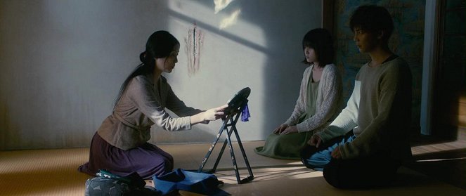Kurojuri danči - Film - Satomi Tezuka, 前田敦子, Hiroki Narimiya