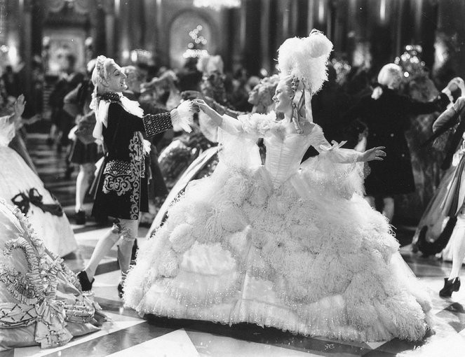 Marie Antoinette - Van film - Norma Shearer