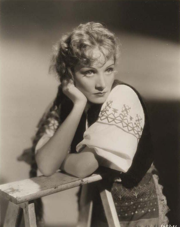 I Loved a Soldier - Promóció fotók - Marlene Dietrich