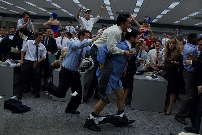 A Wall Street farkasa - Filmfotók - Kenneth Choi
