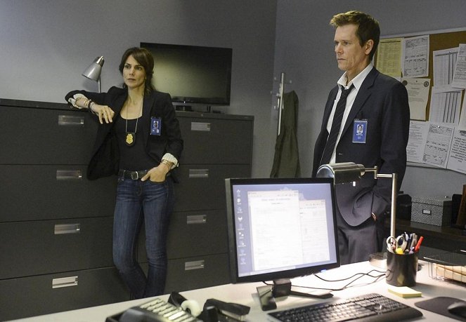 The Following - Season 1 - Chapter Two - De la película - Annie Parisse, Kevin Bacon