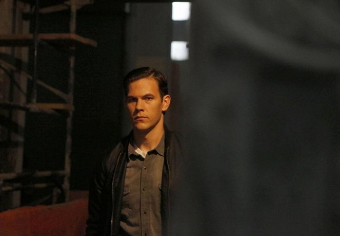 The Following - Season 1 - The Fall - Photos - Tom Lipinski