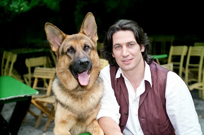 Rex felügyelő - Season 1 - A végállomás: Bécs - Promóció fotók - Reginald von Ravenhorst a kutya, Tobias Moretti