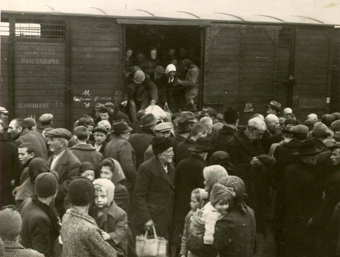 Auschwitz: Journey Into Hell - Kuvat elokuvasta