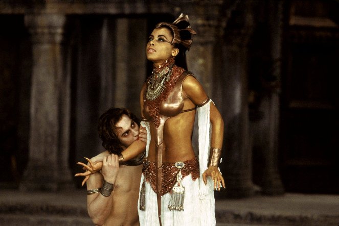 La reina de los condenados - De la película - Stuart Townsend, Aaliyah