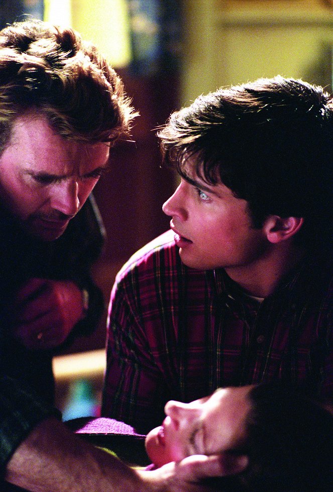 Smallville - Zeitpunkt des Todes: 02:17 Uhr - Filmfotos - John Schneider, Tom Welling