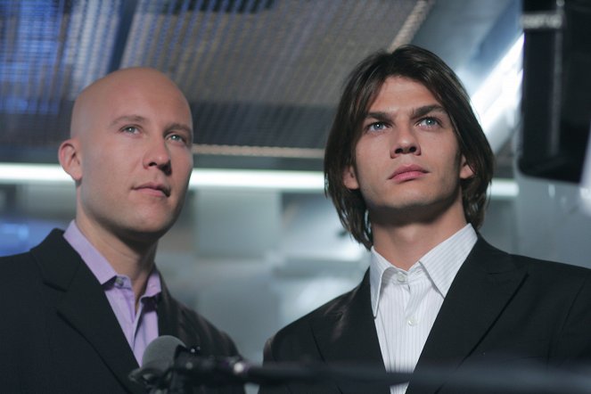 Smallville - Season 4 - Jinx - Photos - Michael Rosenbaum, Trent Ford