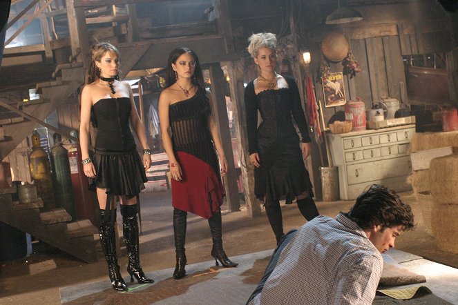 Smallville - Spell - Filmfotók - Erica Durance, Kristin Kreuk, Allison Mack, Tom Welling