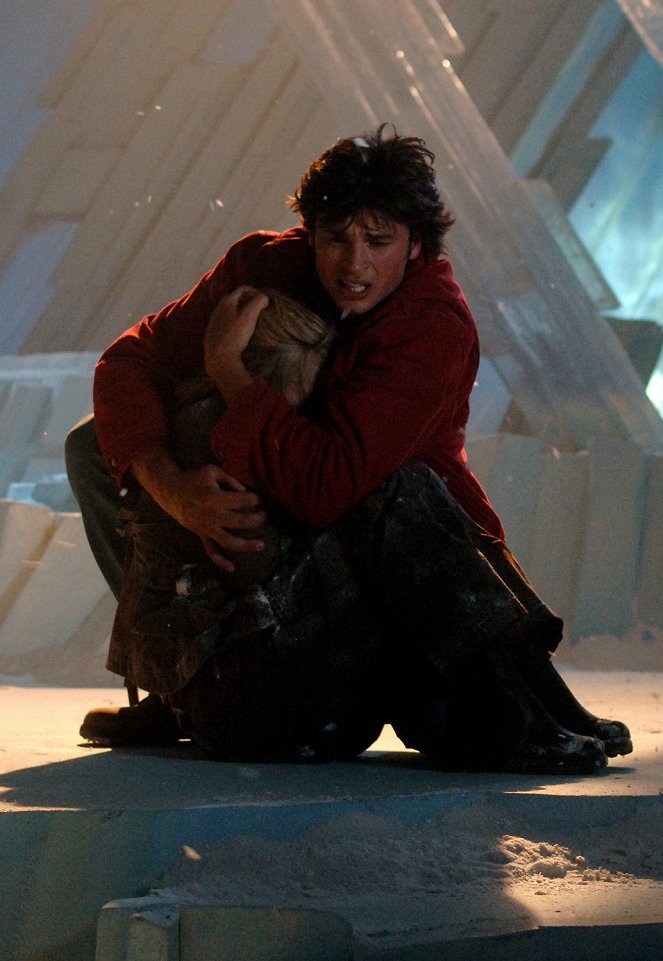 Smallville - Arrival - Photos - Tom Welling