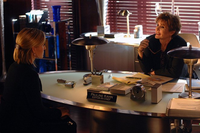 Tajemnice Smallville - Pragnienie - Z filmu - Allison Mack, Carrie Fisher