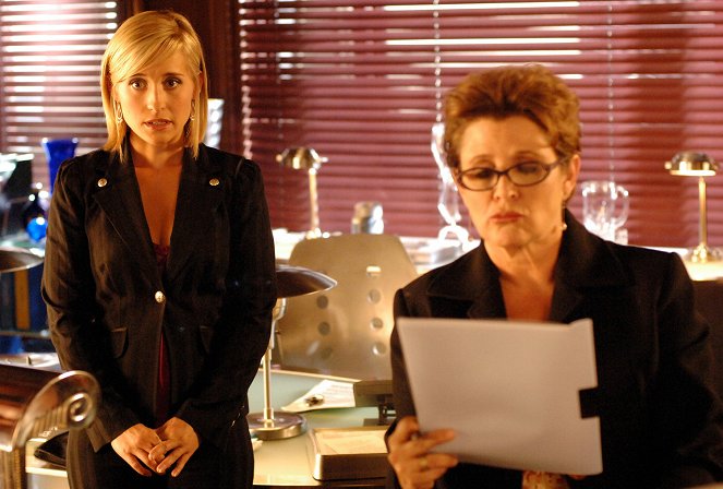 Smallville - Thirst - Photos - Allison Mack, Carrie Fisher