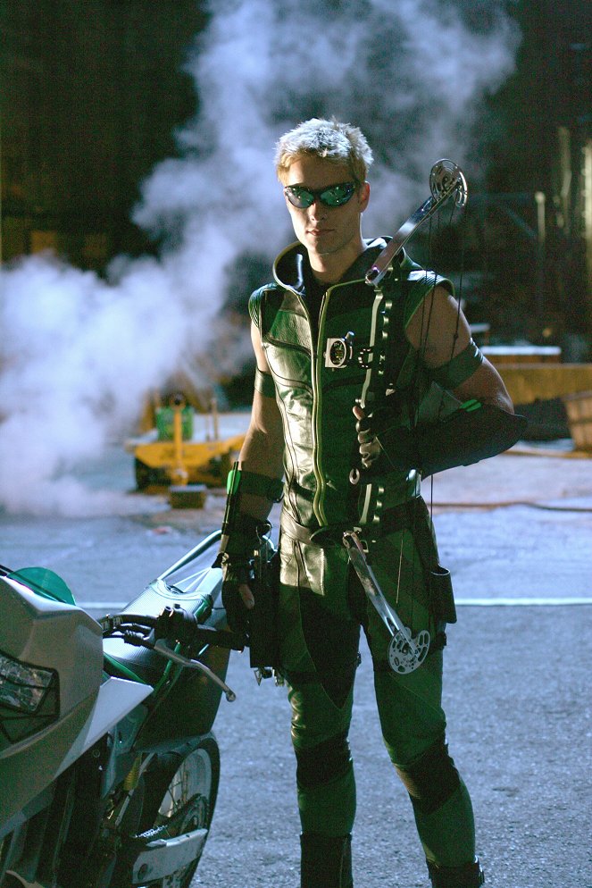 Tajemnice Smallville - Arrow - Z filmu - Justin Hartley