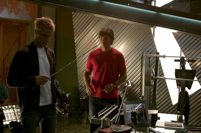 Smallville - Osztálytalálkozó - Filmfotók - Justin Hartley, Tom Welling