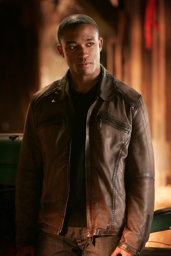 Smallville - Justice League - Filmfotos - Lee Thompson Young
