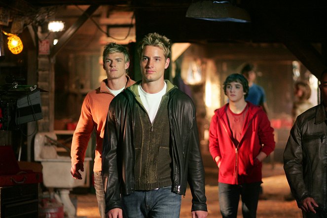 Smallville - Spolek spravedlivých - Z filmu - Alan Ritchson, Justin Hartley, Kyle Gallner