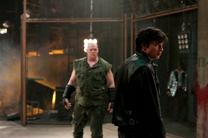 Smallville - Season 6 - Combat - Photos - Glenn Jacobs, Tom Welling