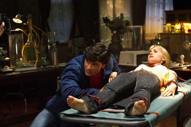 Smallville - Season 7 - Cure - Photos - Tom Welling, Allison Mack
