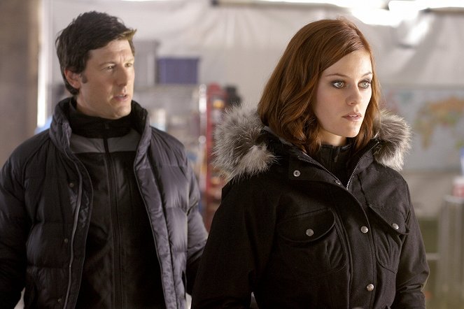 Smallville - Season 8 - Odyssee - Filmfotos - Ari Cohen, Cassidy Freeman